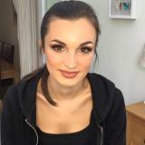 Hollie's flawless makeup