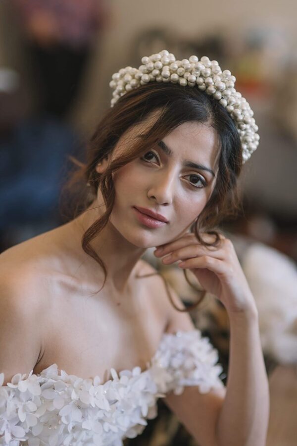 Stunning asian bridal model Hina looks flawless with her natural, glowing makeup